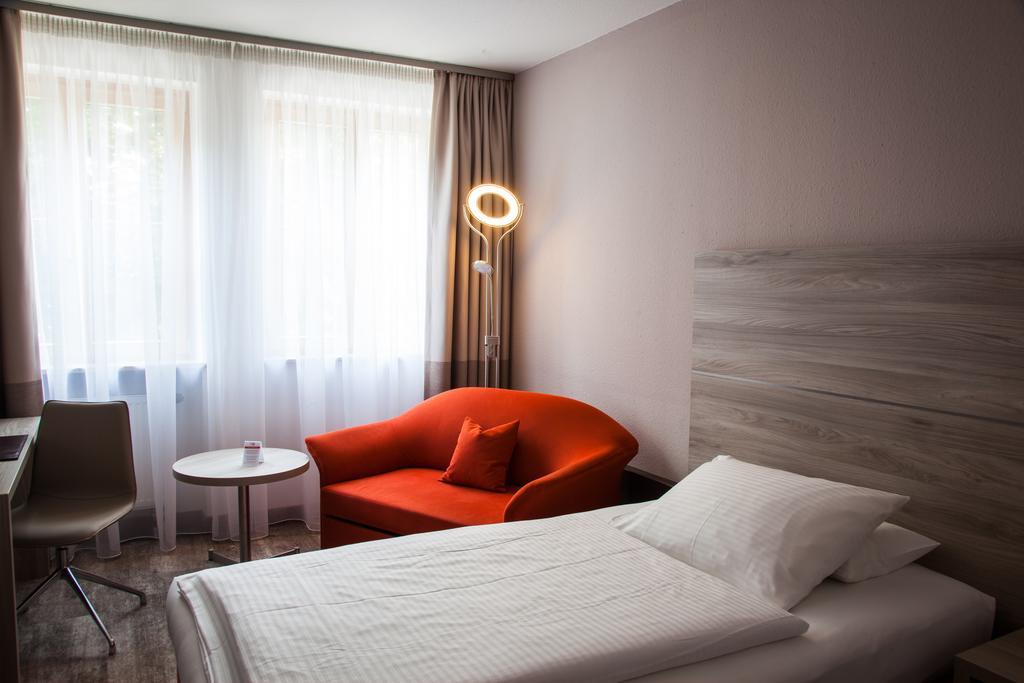 Hotel Kastanienhof Erding Habitación foto